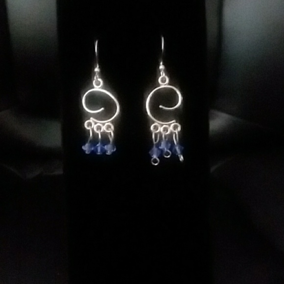 Small dangle earrings - Picture 5 of 5